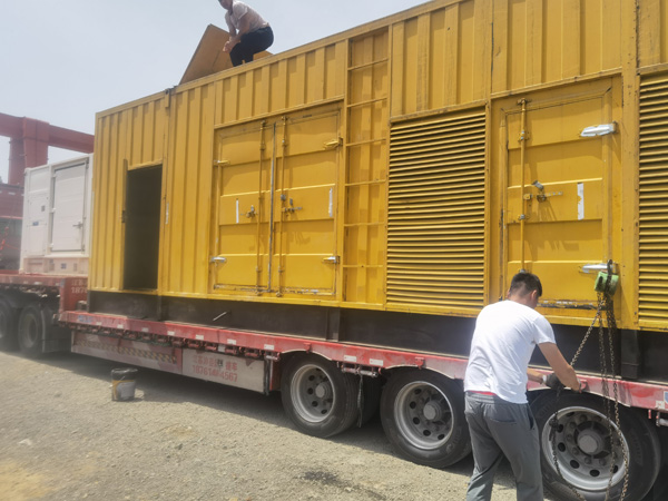 峨山除了负载情况和发动机维护，还有哪些因素会影响 200kw 柴油发电机的油耗？