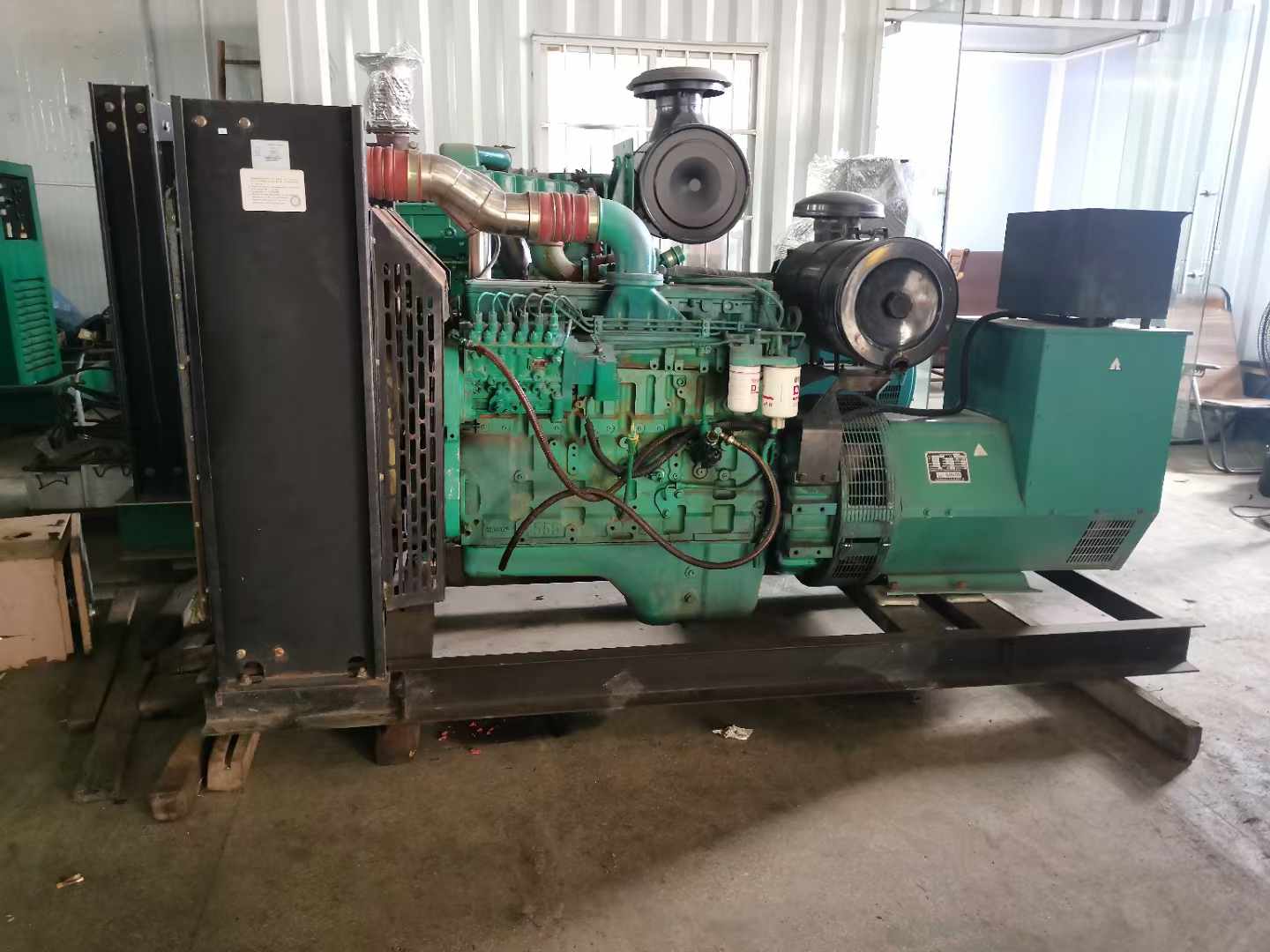 峨山发电机租赁如何确定电缆的承载电流是否在安全范围内？