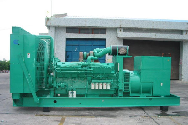 峨山工厂发电机应急发电时如何更准确地检查发电机状态？