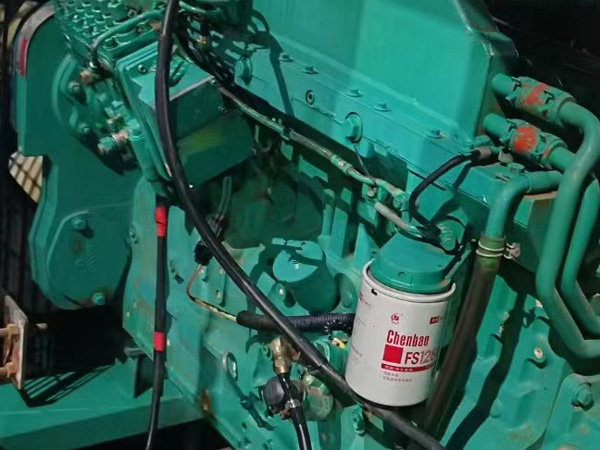 峨山如何确定新的发电机组控制系统是否与原系统兼容？